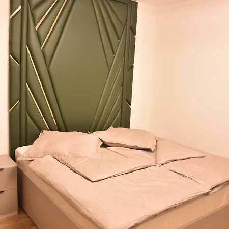 3 Apartment *
